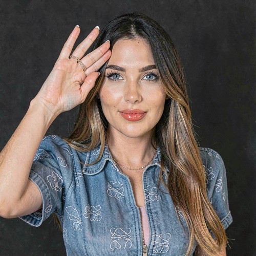 أمينة وسام