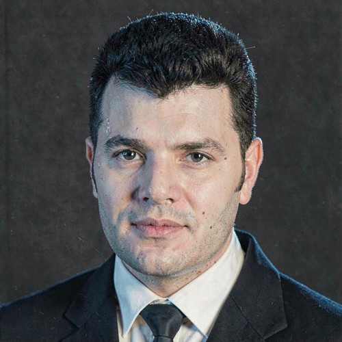 أشرف سيف