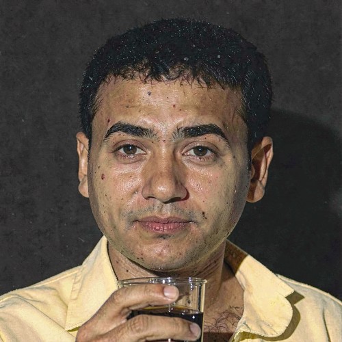 أيمن حسين