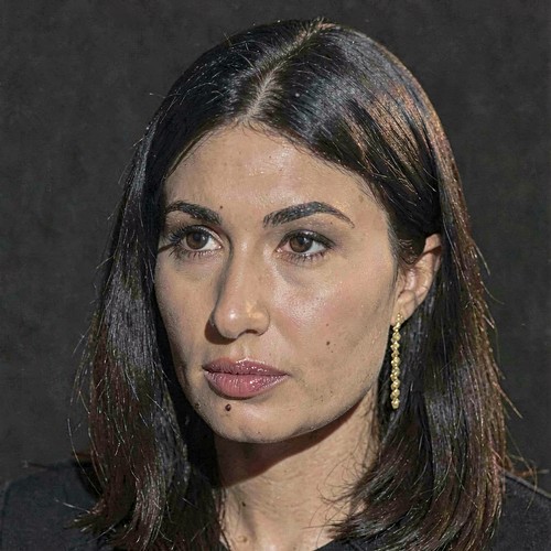 جميلة عزيز