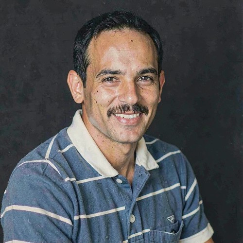 إنسان الطائر