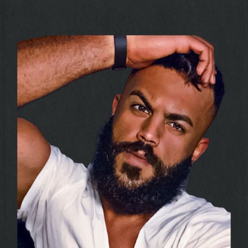 عيسى الملا