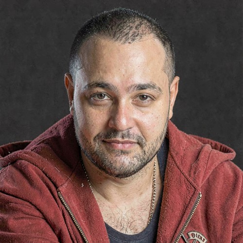 خالد عز