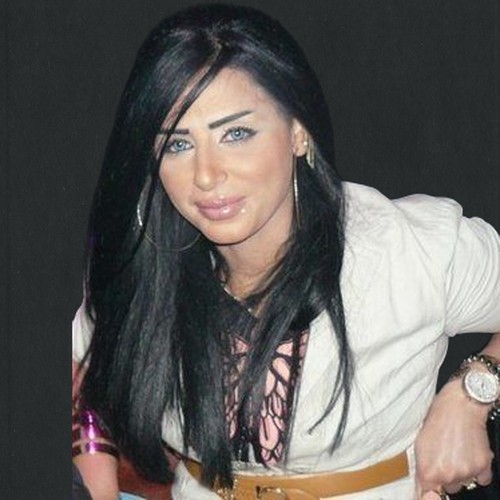 منى البلوشي