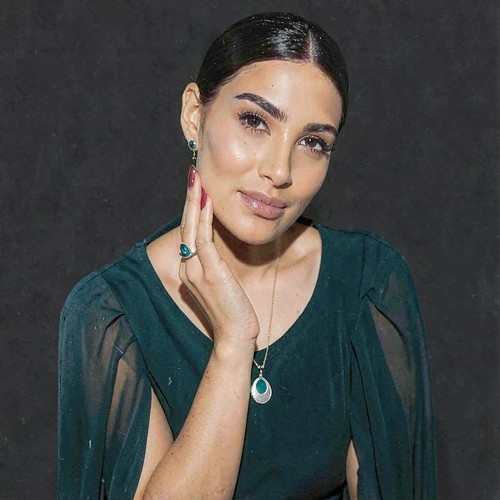 سارة نخلة